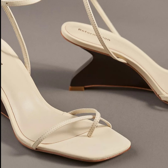 Reformation Emilia Heels - Picture 3 of 10